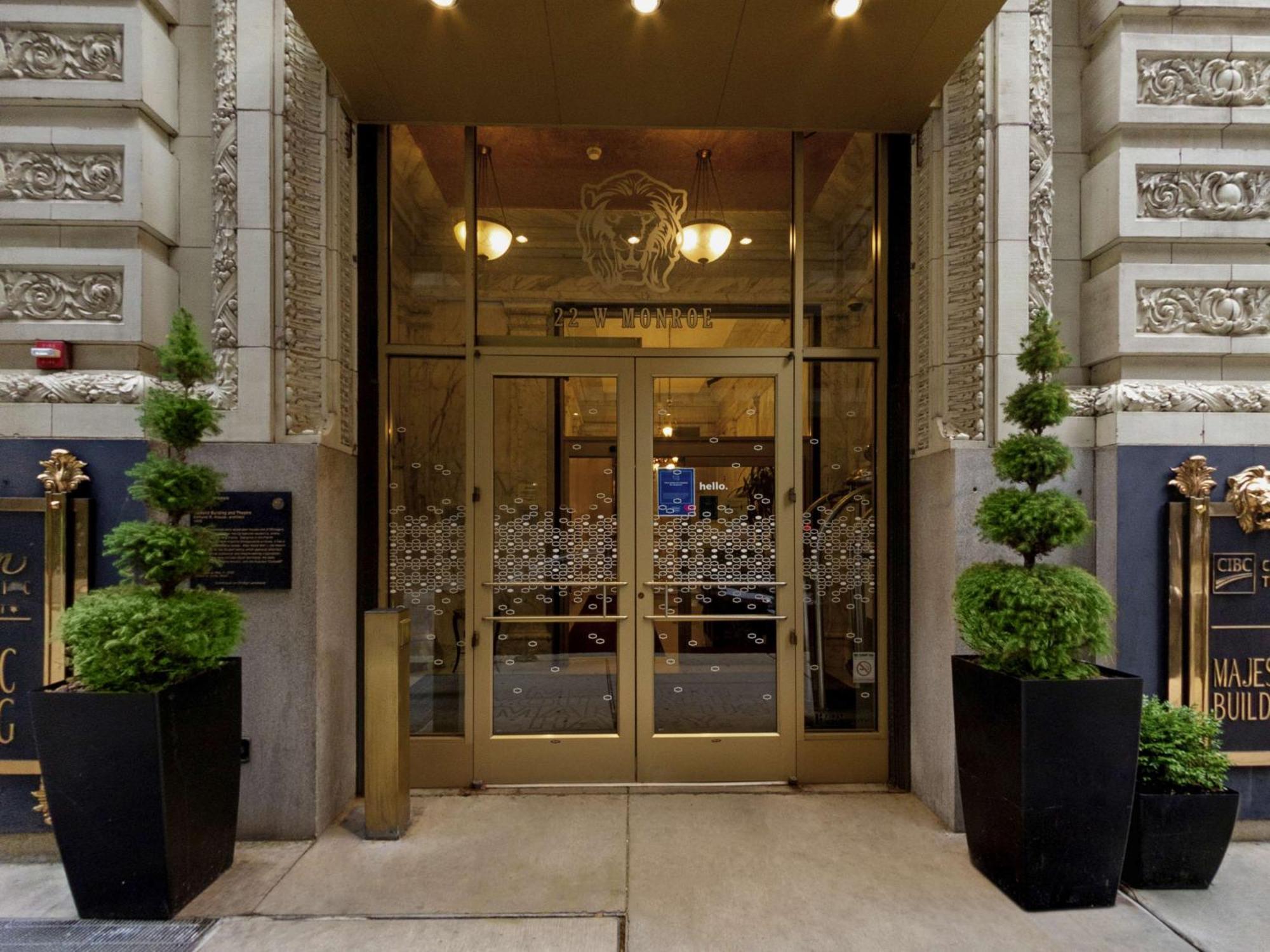 Hampton Inn Majestic Chicago Theatre District Exterior photo